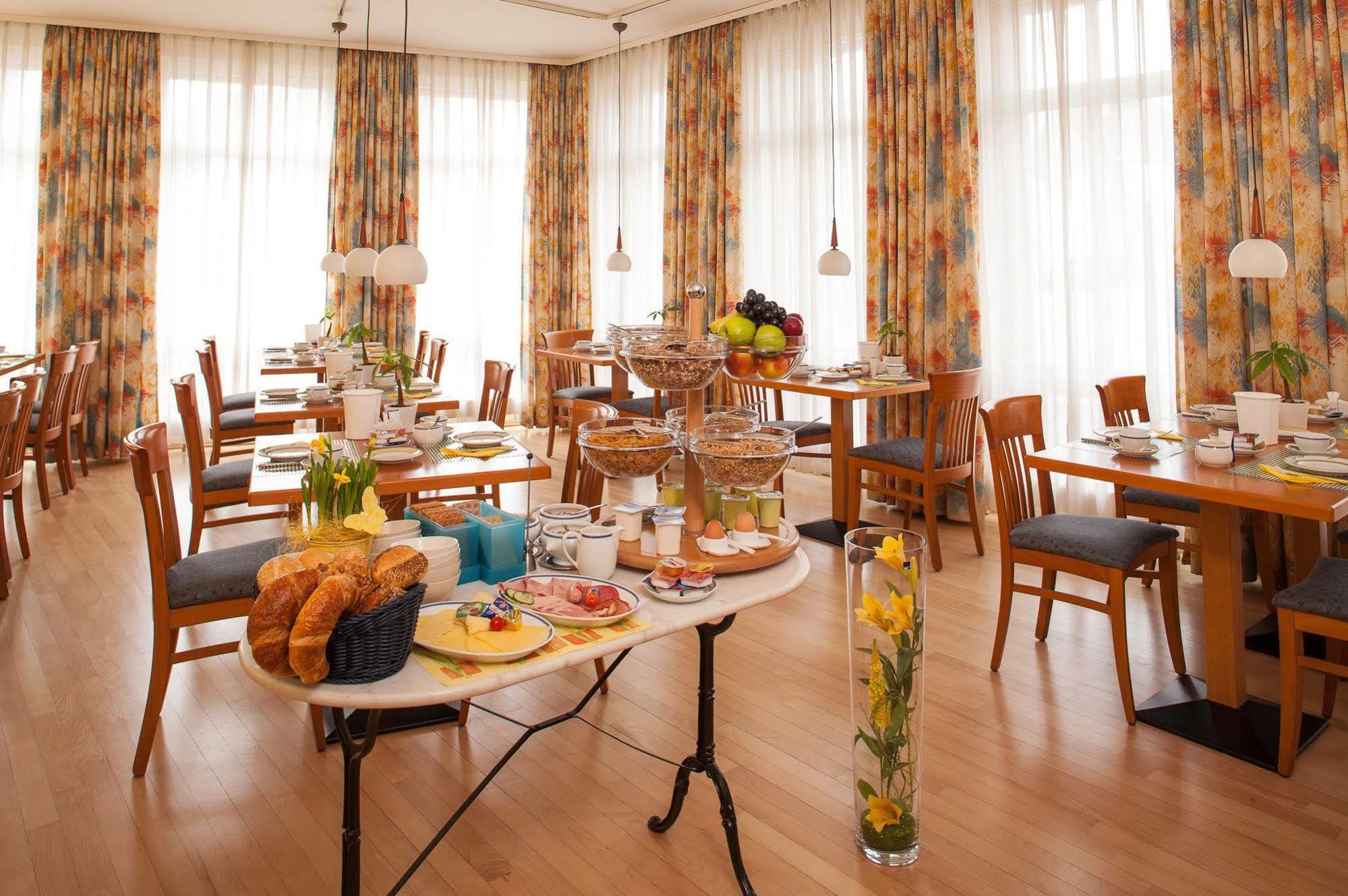 Hotel Zum Deutschen Eck Меербуш Екстериор снимка