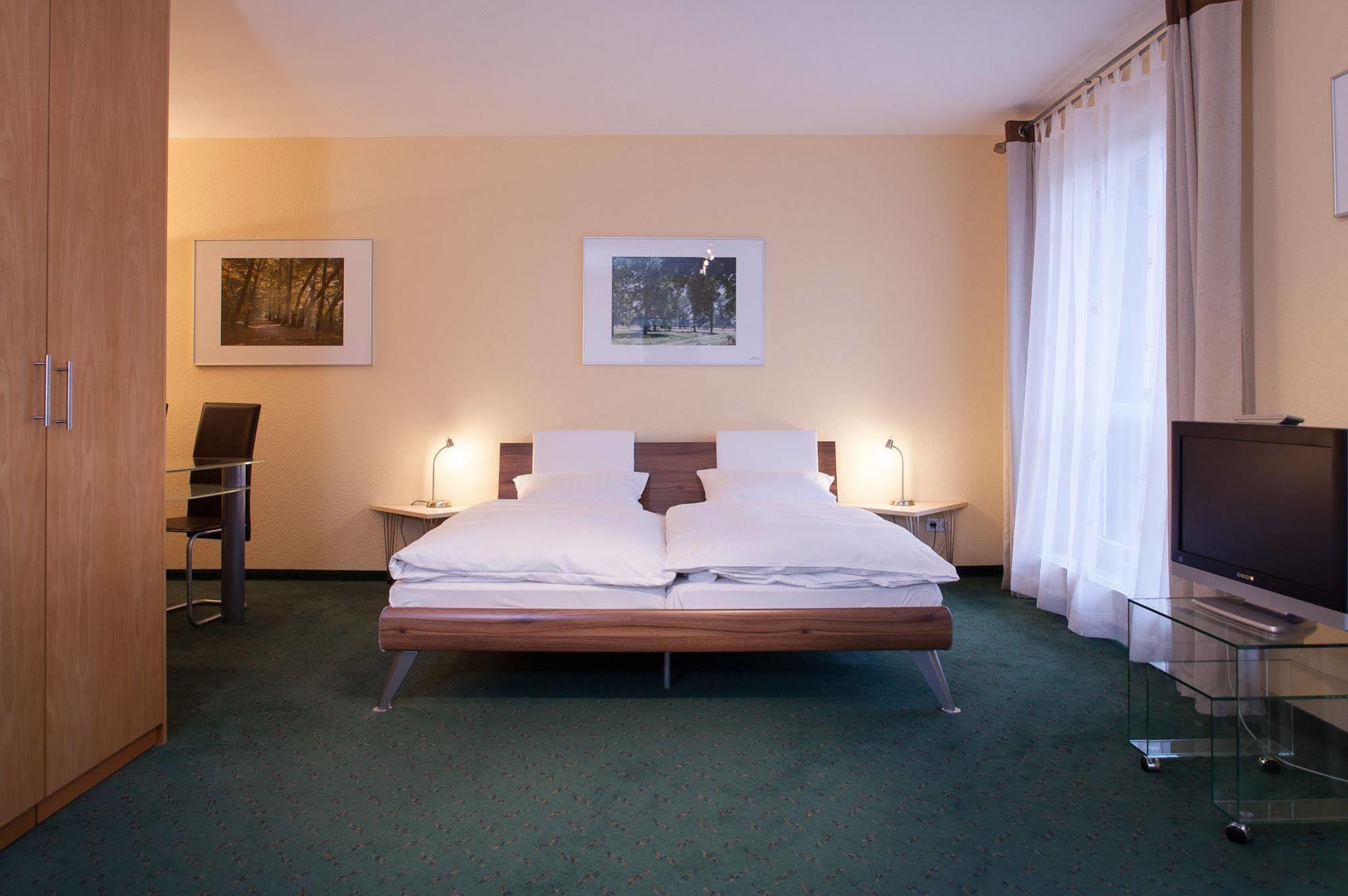 Hotel Zum Deutschen Eck Меербуш Екстериор снимка